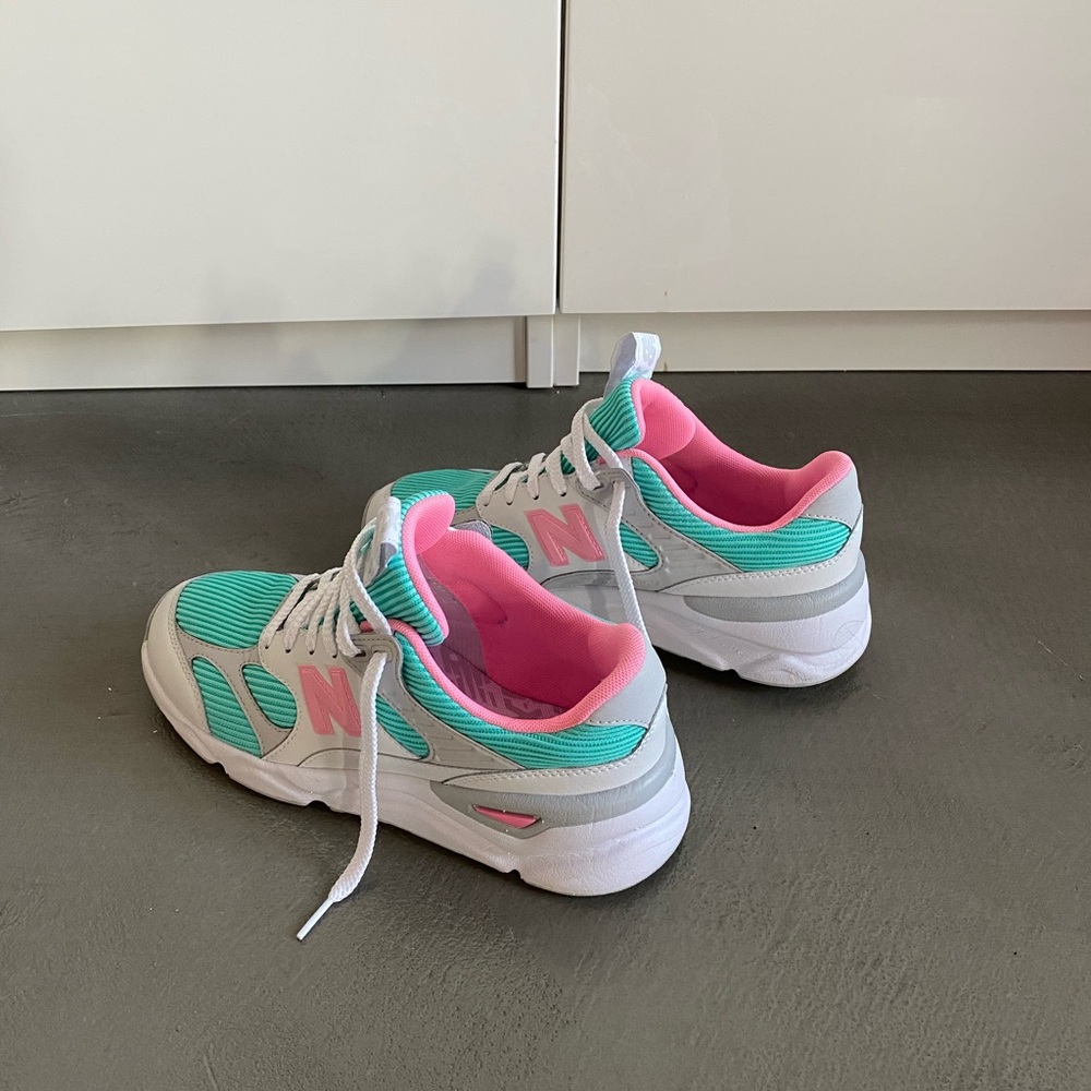 New Balance X-90 Womens Size 8